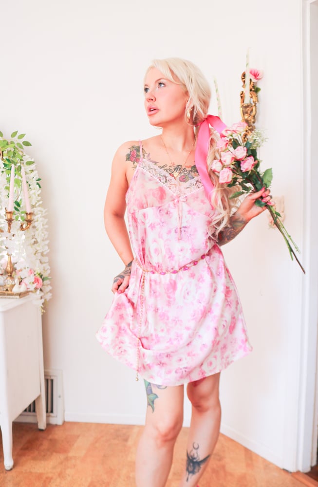 Image of Morgan Taylor Romantic Rose Pastel Printed Nightgown (Large)