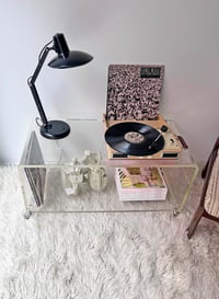 Image 4 of MESA DE METACRILATO CON RUEDAS, AÑOS 80