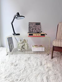 Image 3 of MESA DE METACRILATO CON RUEDAS, AÑOS 80