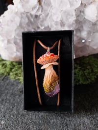 Image 4 of Toadstool fairy pendant on Amethyst point