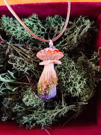 Image 5 of Toadstool fairy pendant on Amethyst point