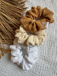 Image 1 of Chouchou Emma - Blanc / Écru / Ocre