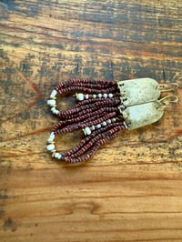 Image 7 of Peaces of Luanda in brownish red . Beaded brass earrings n2