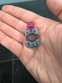 Image 2 of Mini Three roses pink and rainbow 