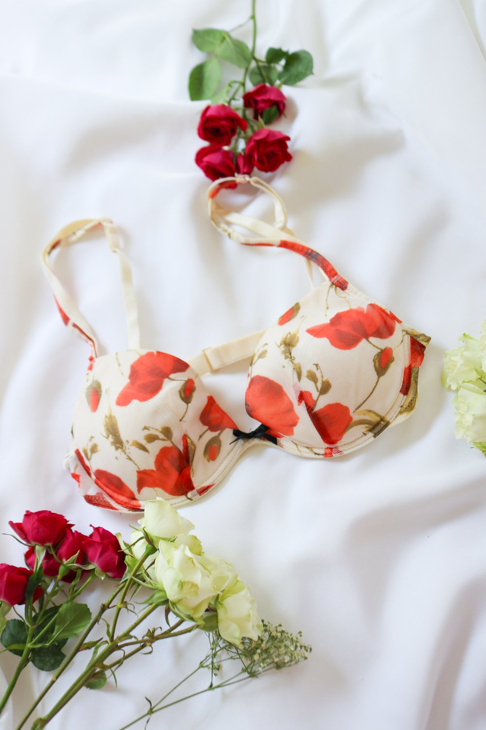 90s Intimissimi Romantic Rose Bra with Black Bow (34C)