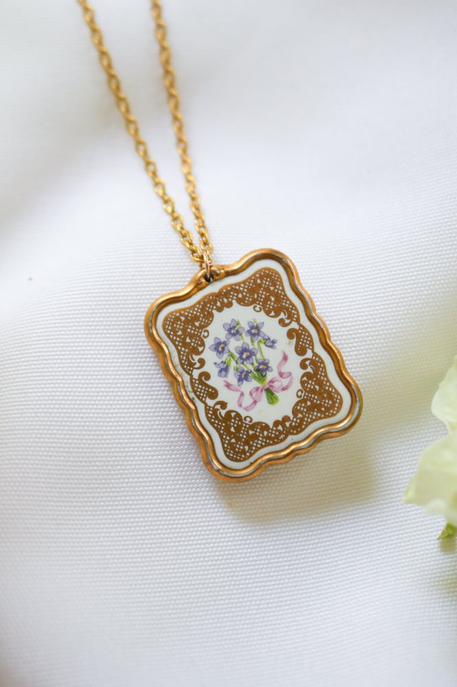 Image of Vintage 1979 Franklin Mint Valentine Porcelain Pendant 