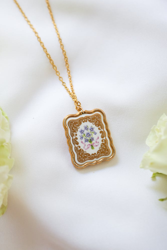 Image of Vintage 1979 Franklin Mint Valentine Porcelain Pendant 
