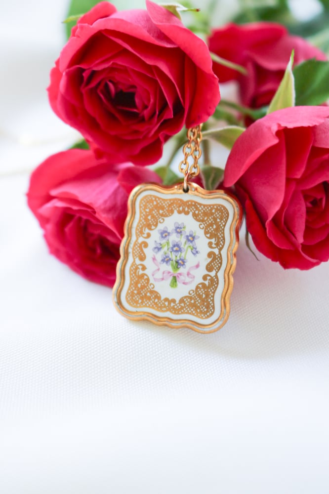 Image of Vintage 1979 Franklin Mint Valentine Porcelain Pendant 