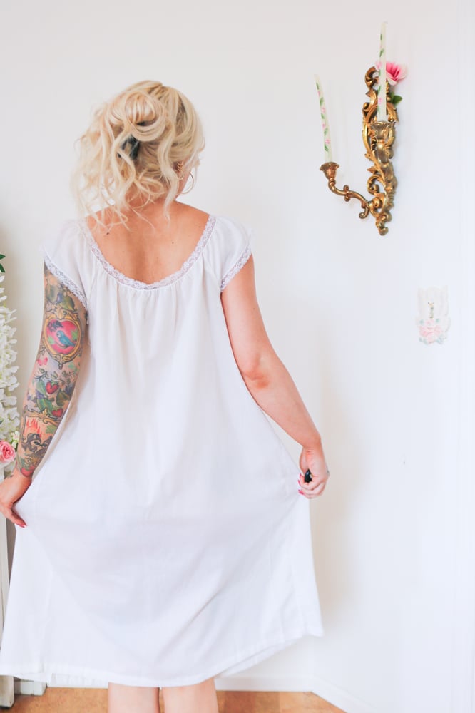 Image of Vintage 80s Heir A' Parent Cotton Cottage Nightgown (Small)
