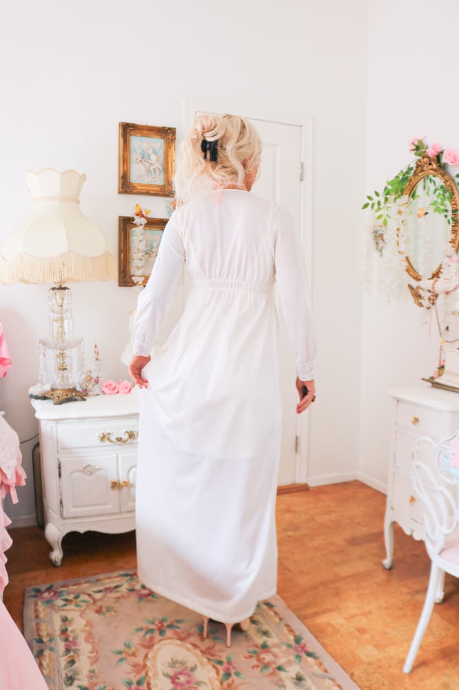 Image of Vintage 1970s Dream Away Bridal Style Peignoir With Crochet Style Lace (Small) 