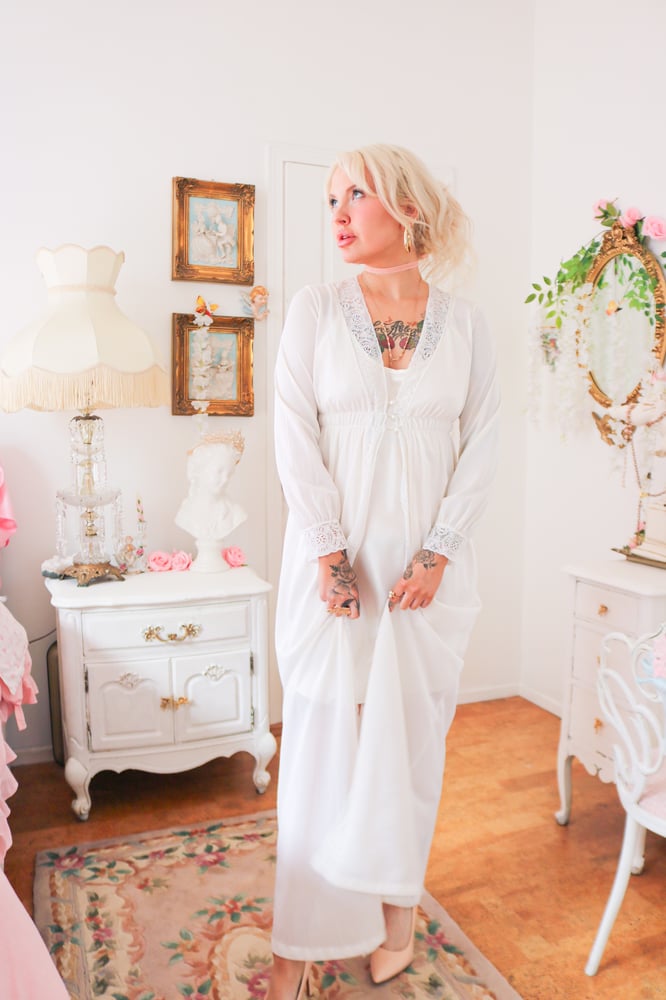Image of Vintage 1970s Dream Away Bridal Style Peignoir With Crochet Style Lace (Small) 