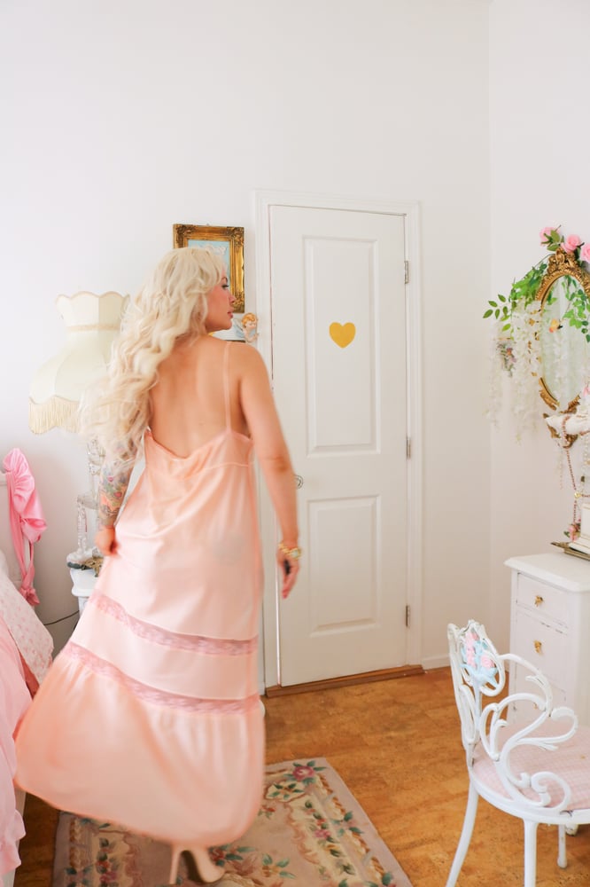 Image of Vintage Peachy Princess Floor Length Flowing Gown with Floral Lace (2X)