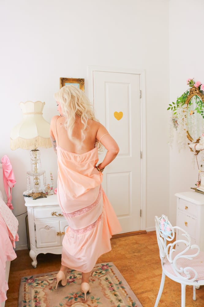 Image of Vintage Peachy Princess Floor Length Flowing Gown with Floral Lace (2X)