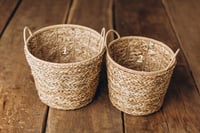 Round basket with handle