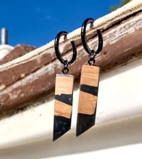 Hippie Black Cala Carbò - Orecchini Artigianali Legno e Resina