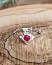 Image 1 of Anillo "FLOR DE BRUJA" Rubí