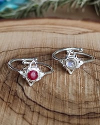 Image 2 of Anillo "FLOR DE BRUJA" Rubí