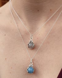 Image 2 of Collar "GOTLAND CUARZO AZUL"