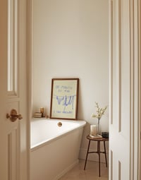 Image 1 of Lámina Un poquito de mar (fondo beige)  de Byalmaklub