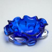 Image 6 of Grand vide-poche Sommerso en verre bleu  - Murano Venise  Artisanat d'Art 1970