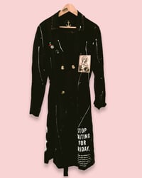 Image 3 of FOCUS ¥ UPCYCLED  ¥ UNISEX ¥ VINTAGE TRENCHCOAT ¥ IBIZA¥ HANDPAINTED