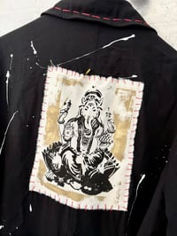 Image 4 of FOCUS ¥ UPCYCLED  ¥ UNISEX ¥ VINTAGE TRENCHCOAT ¥ IBIZA¥ HANDPAINTED