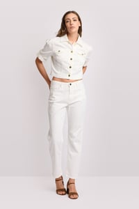 Image 2 of CAZADORA VAQUERA CORTA BLANCA KOCCA