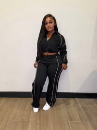 Image 1 of De’Off Duty Set