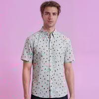 Image 1 of  Camisa manga corta fresas y margaritas blanca verdosa