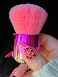 Image 2 of FLUFFY POWDER BRUSH