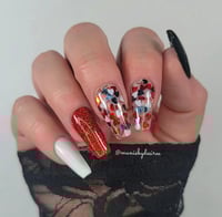 Image 1 of QUEEN OF HEARTS (seasonal)