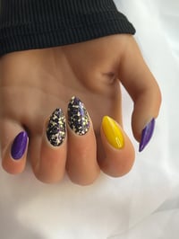 Image 3 of VIKINGS- NFL nails, football nails