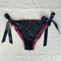 Image 3 of Culotte à liens framboise et noire
