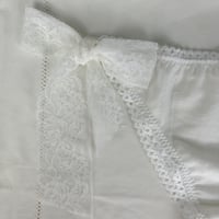 Image 3 of Culotte à liens en dentelle blanche