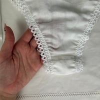 Image 4 of Culotte à liens satinés blancs