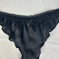 Image 3 of Tanga Sofia en soie noire