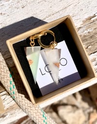 Triangolo Cala Tarida -  Orecchini Artigianali Legno e Resina