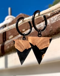 Triangolo Cala Carbò - Orecchini Artigianali Legno e Resina