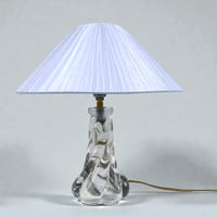 Image 5 of Lampe vintage pied cristal torsadé 1950 et abat-jour pagode en ruban d'organza blanc