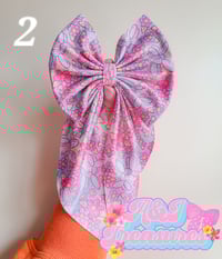 Image 2 of Floral Groovy Balloon Dogs 