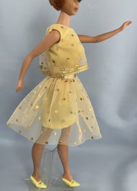 Image 5 of Barbie - Glimmer Glamour Yellow Ice