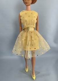 Image 6 of Barbie - Glimmer Glamour Yellow Ice