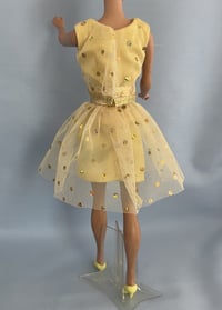 Image 7 of Barbie - Glimmer Glamour Yellow Ice