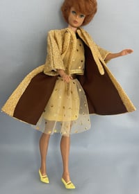 Image 2 of Barbie - Glimmer Glamour Yellow Ice