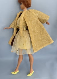 Image 4 of Barbie - Glimmer Glamour Yellow Ice