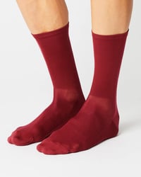 Image 2 of FINGERSCROSSED Classic Cycling Socks MERLOT