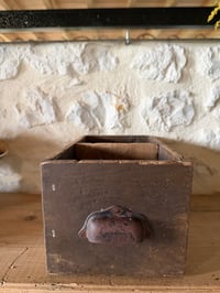 Image 7 of Ancien tiroir de quincaillerie numéro 3/9