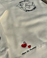 Image 4 of Aquí Hay Amor - Más Amor Menos Odio Embroidered Top