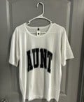 "AUNT" T size (M)
