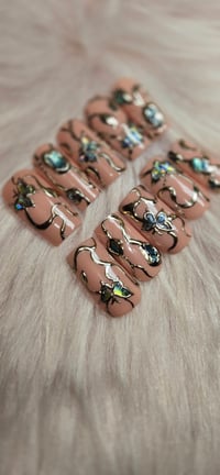 Image 3 of Guilded butterfly Nailz 🦋